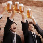 出世したいなら人付き合いは大切に！飲み会参加だけで昇進が早いケースもある。